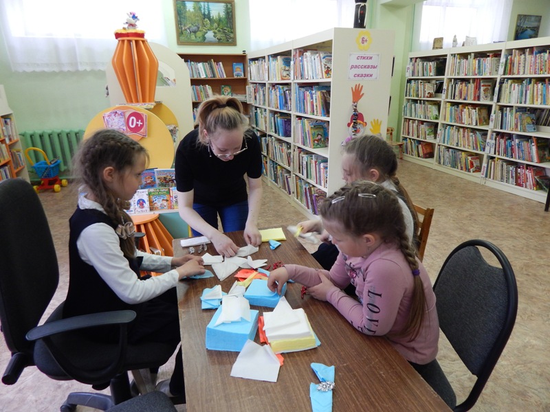 Мастер-класс "Белое кружево" в детской библиотеке Кудымкара